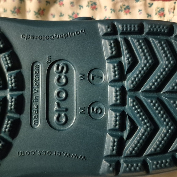 Crocs Crocband Evergreen/ Tennis Ball Green Sz.7 Women S.5 Men NWT - Picture 6 of 6